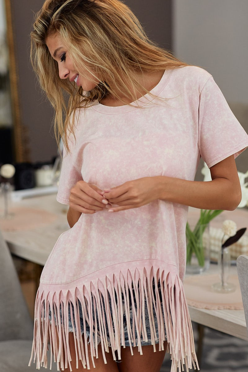 WASHED KNIT TOP WITH FRINGE AT THE BOTTOM